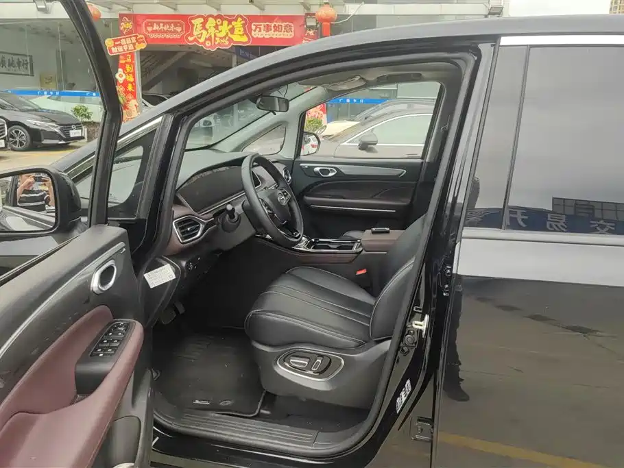 GAC Trumpchi Trumpchi M6 2023 PRO 270T DCT Luxury Edition фото 9