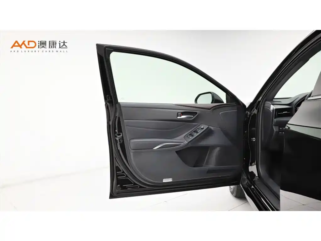 Toyota Avalon 2022 2.0L Luxury Edition фото 10