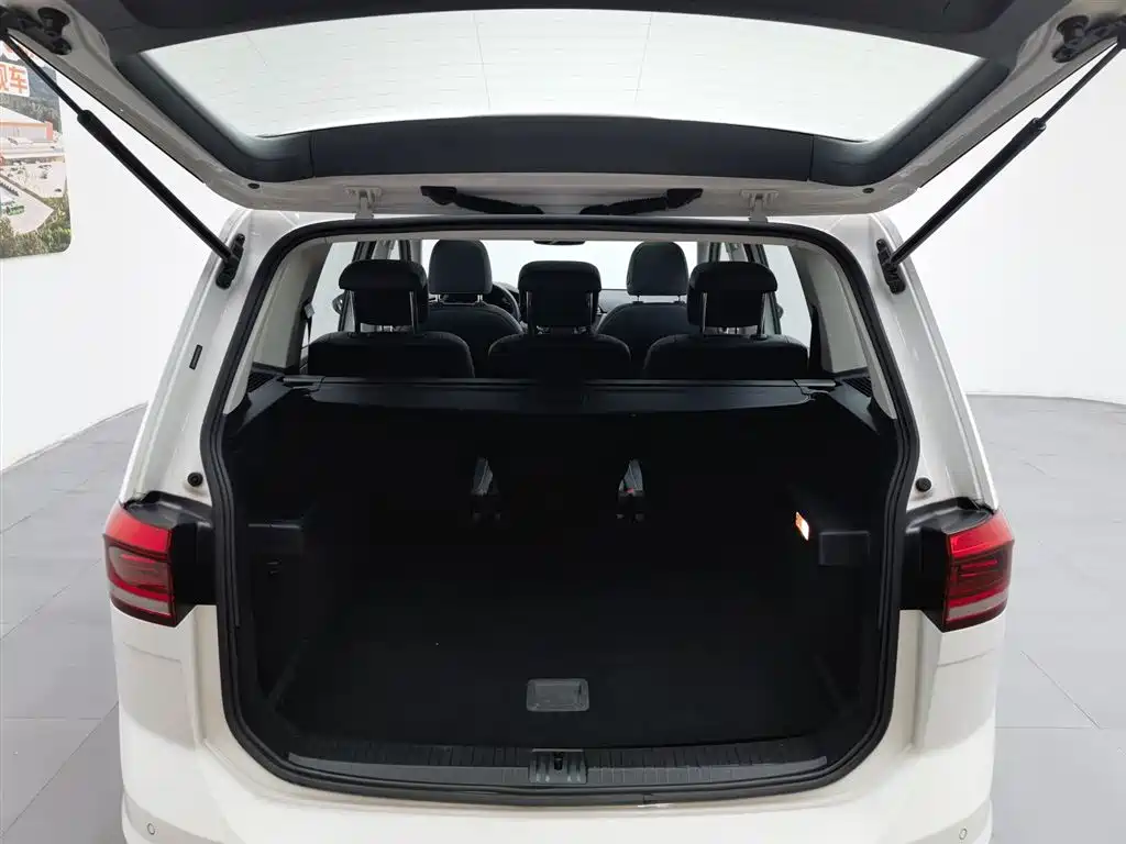Volkswagen Touran 2016 Touran L 280TSI DSG Elegance фото 16
