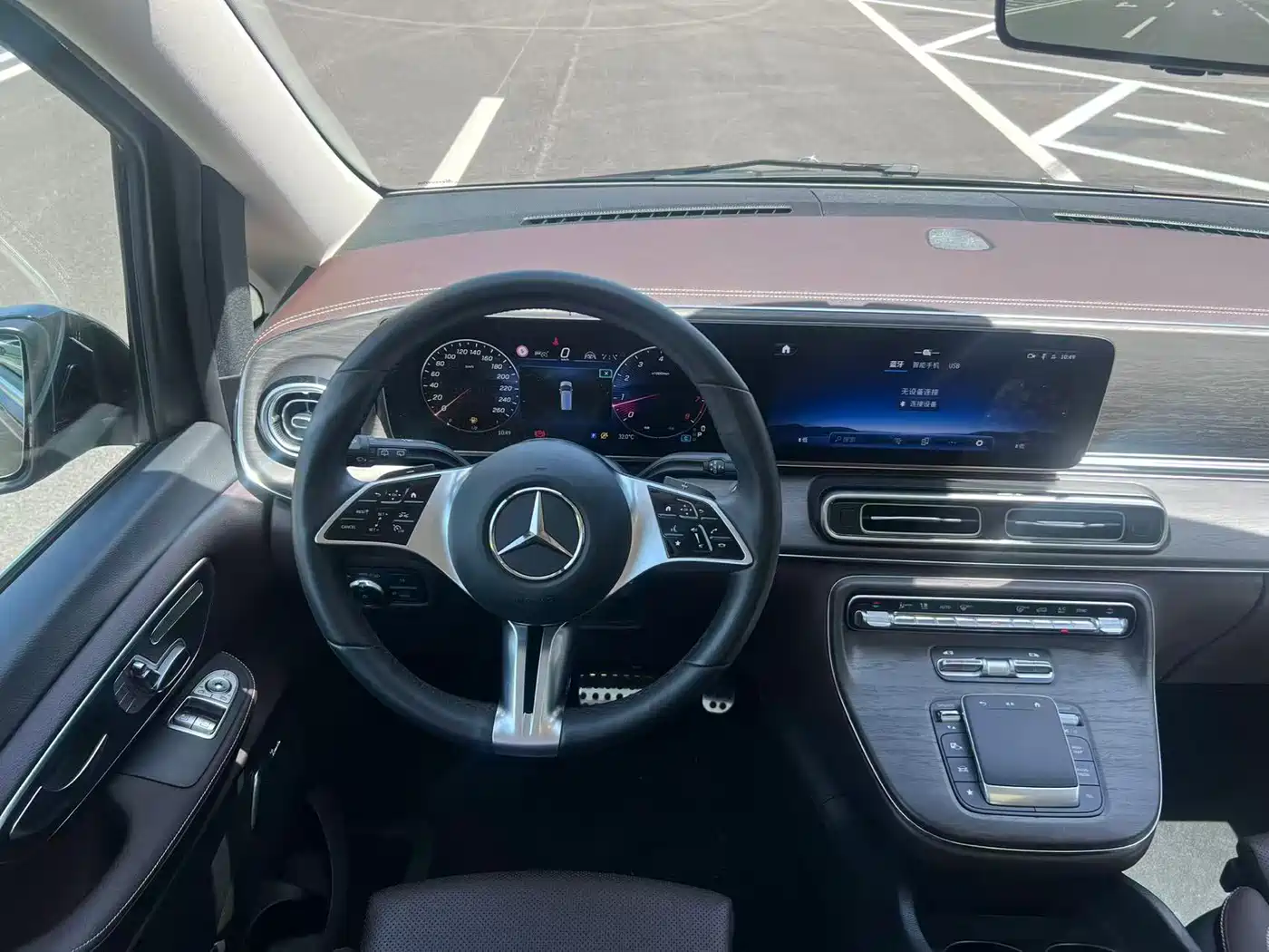 Mercedes-Benz V-Class 2024 V 300 L Long Wheelbase Luxury Edition фото 7