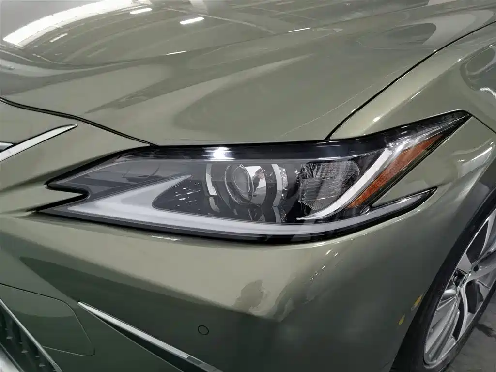 Lexus ES 2020 200 Excellence фото 7