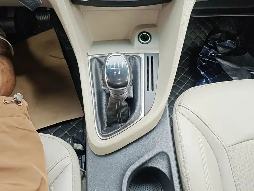 Фото 14 - Buick Excelle