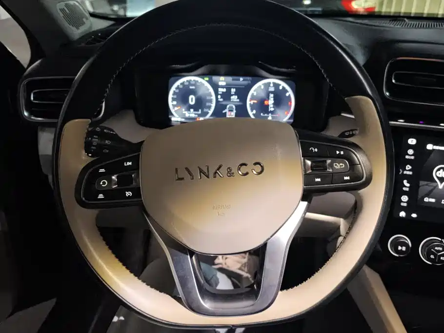 Lynk & Co 02 2018 2018 Model 1.5T DCT 2WD Yao Pro Edition China V