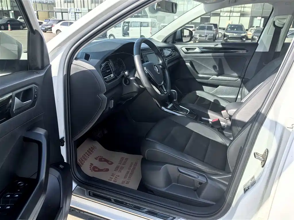 Volkswagen T-ROC 2018 280TSI DSG 2WD Comfort (China V) фото 4