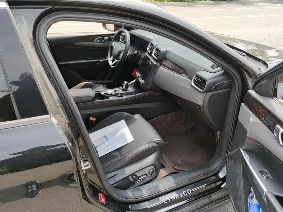 Lynk & Co 03 2019 2.0TD Auto Power Pro Version фото 8