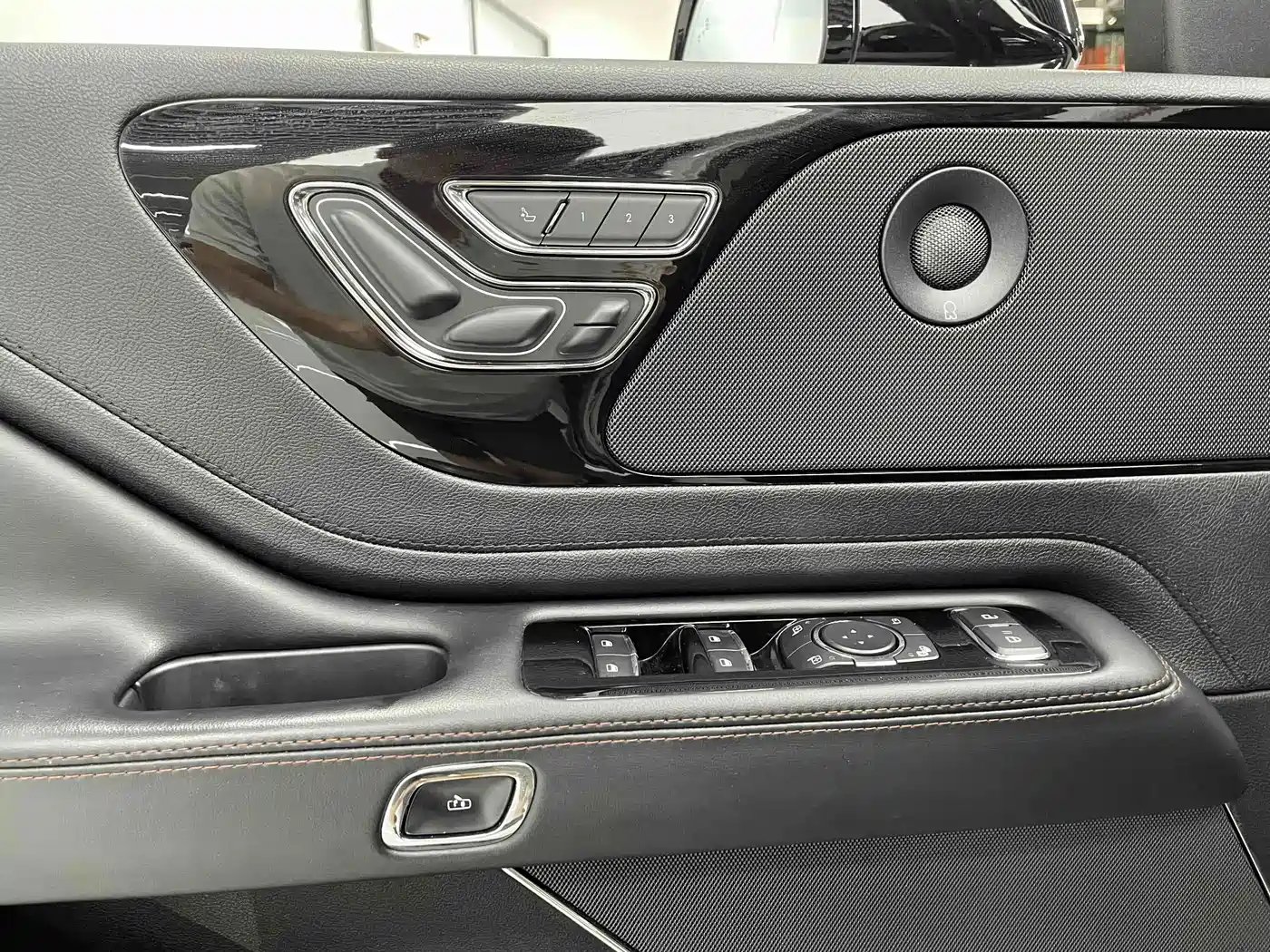 Lincoln Aviator (Import) 2020 2020 3.0T V6 AWD Premium Luxury Edition