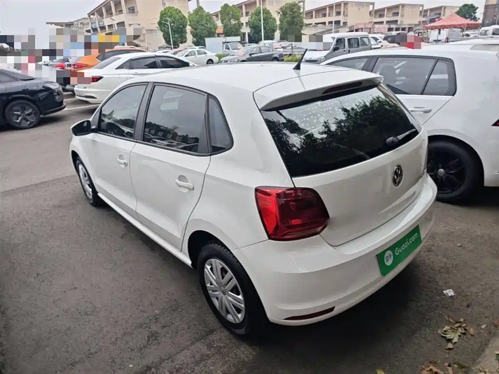 Volkswagen Polo 2014 1.4L Manual Trend Edition фото 5