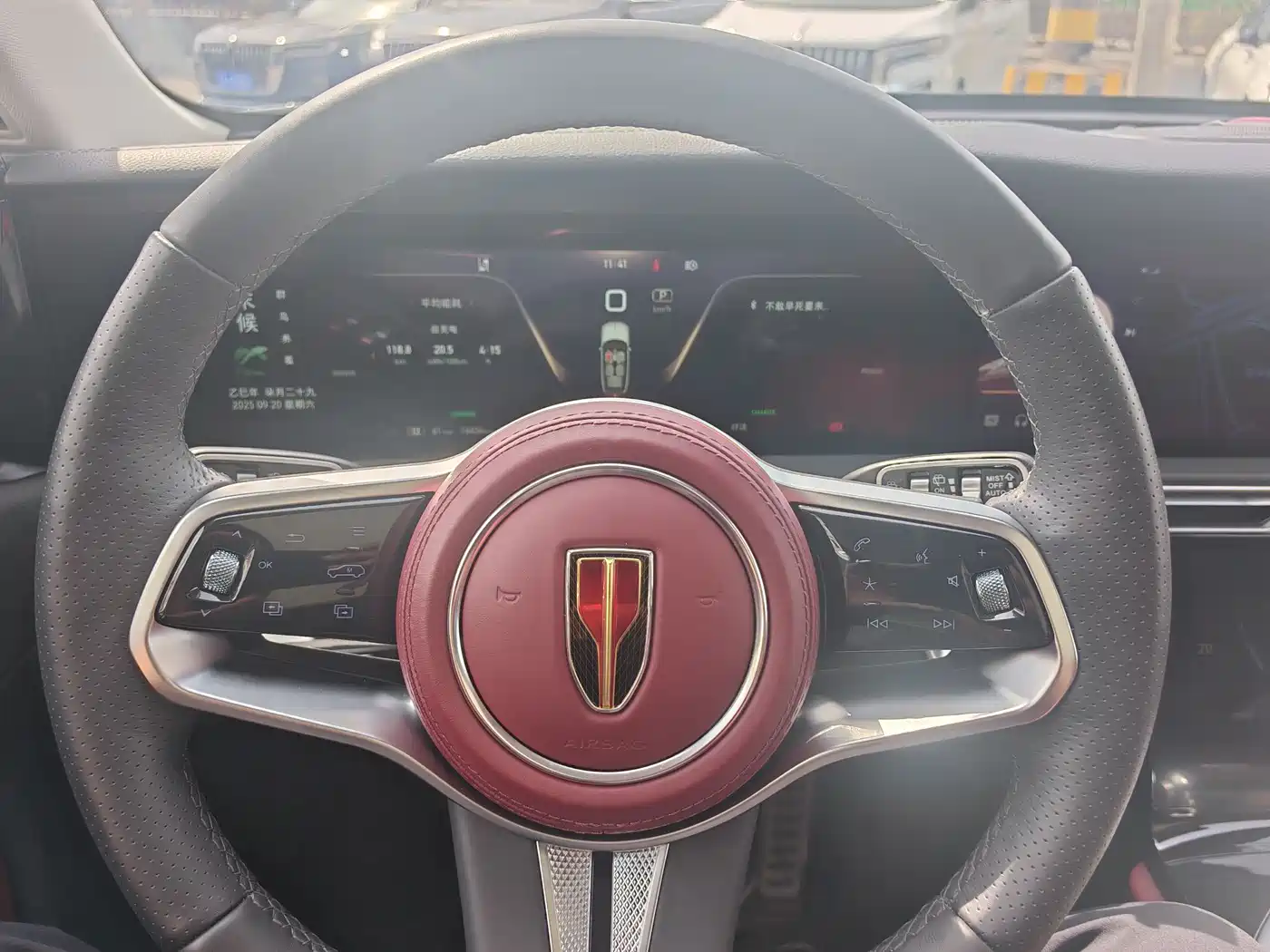Hongqi E-HS9 2022 690km Qi Xiang Edition (6-seater) фото 4