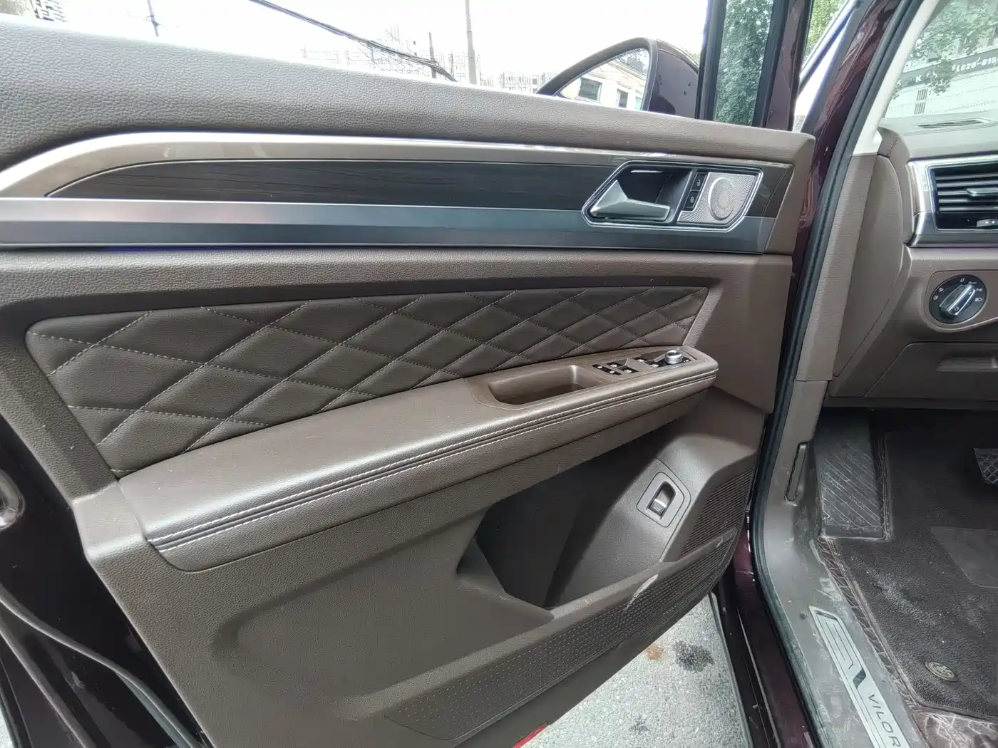 Volkswagen Viloran 2020 380TSI Premium фото 8