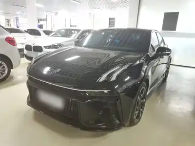 Lynk & Co 03