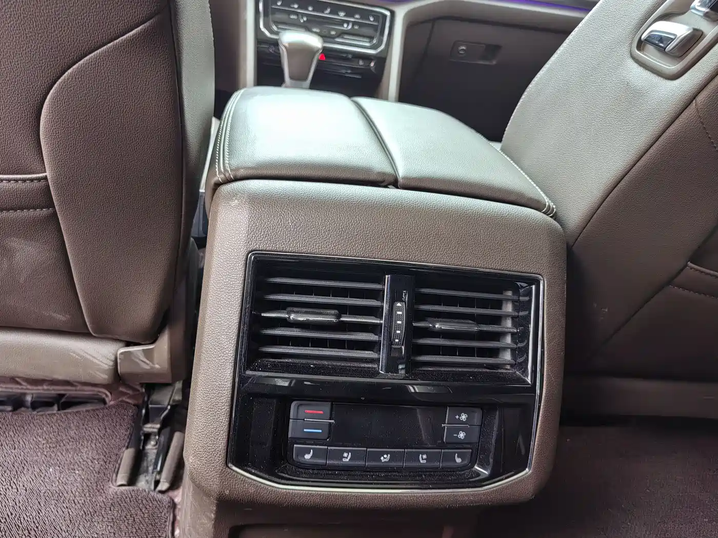 Volkswagen Viloran 2020 380TSI Premium фото 7