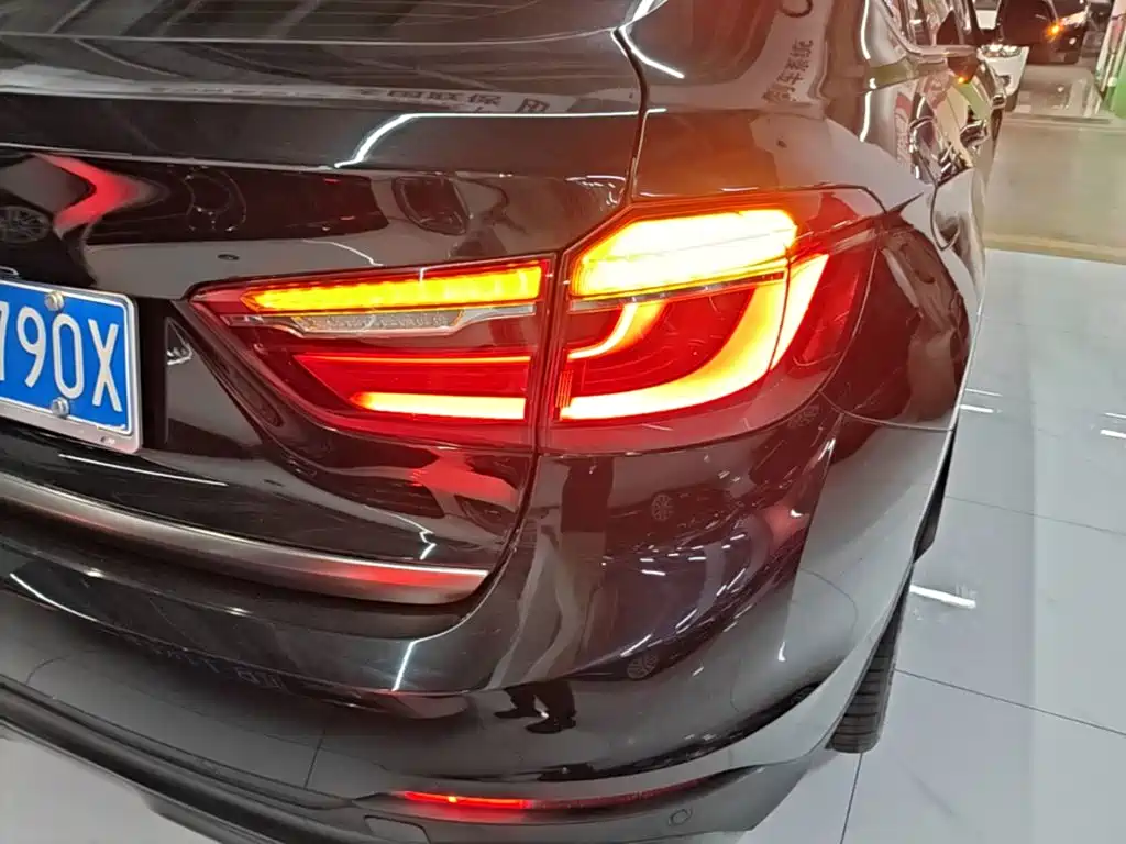 Фото 8 - BMW X6