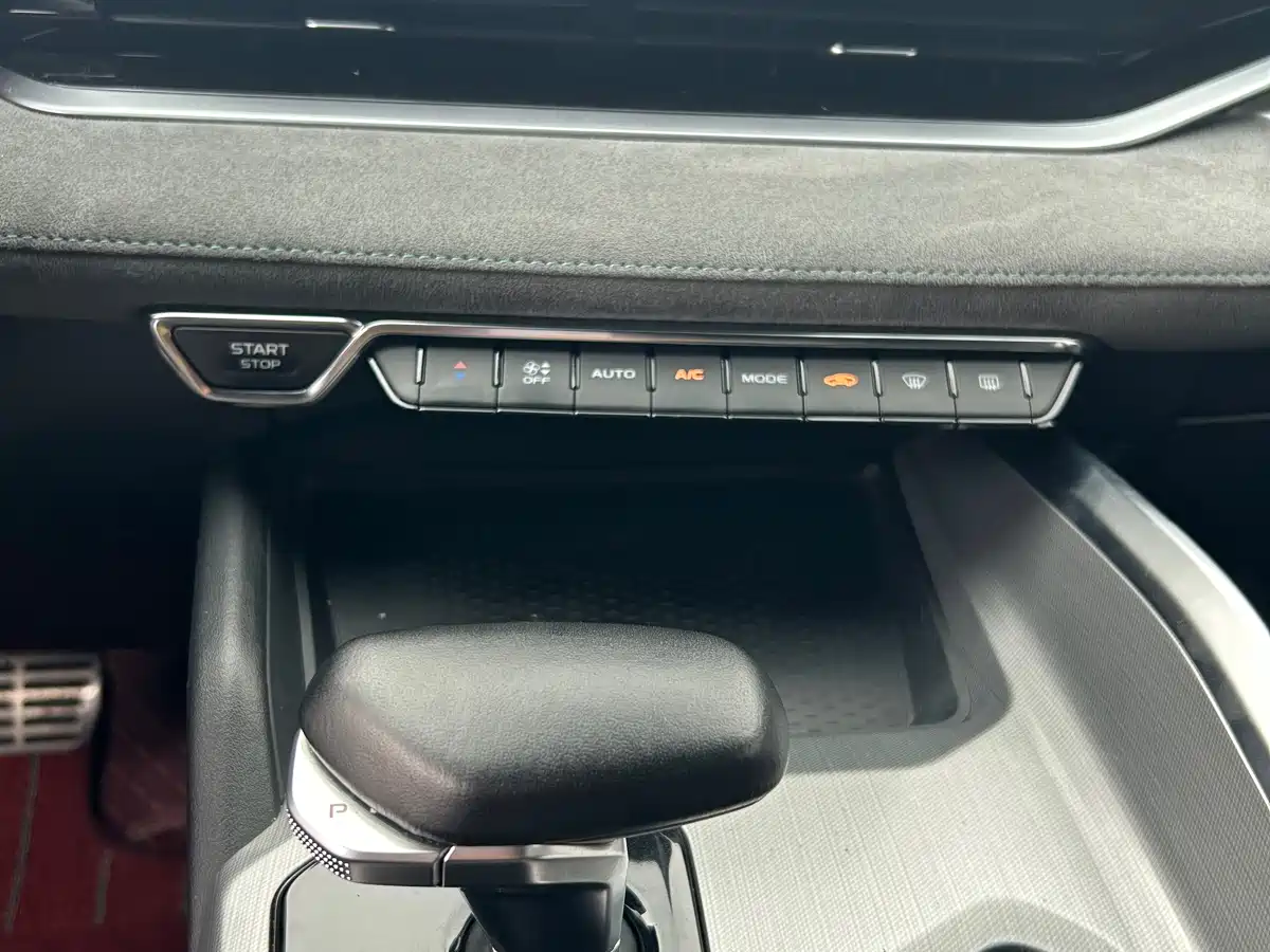 Фото 7 - Geely Preface