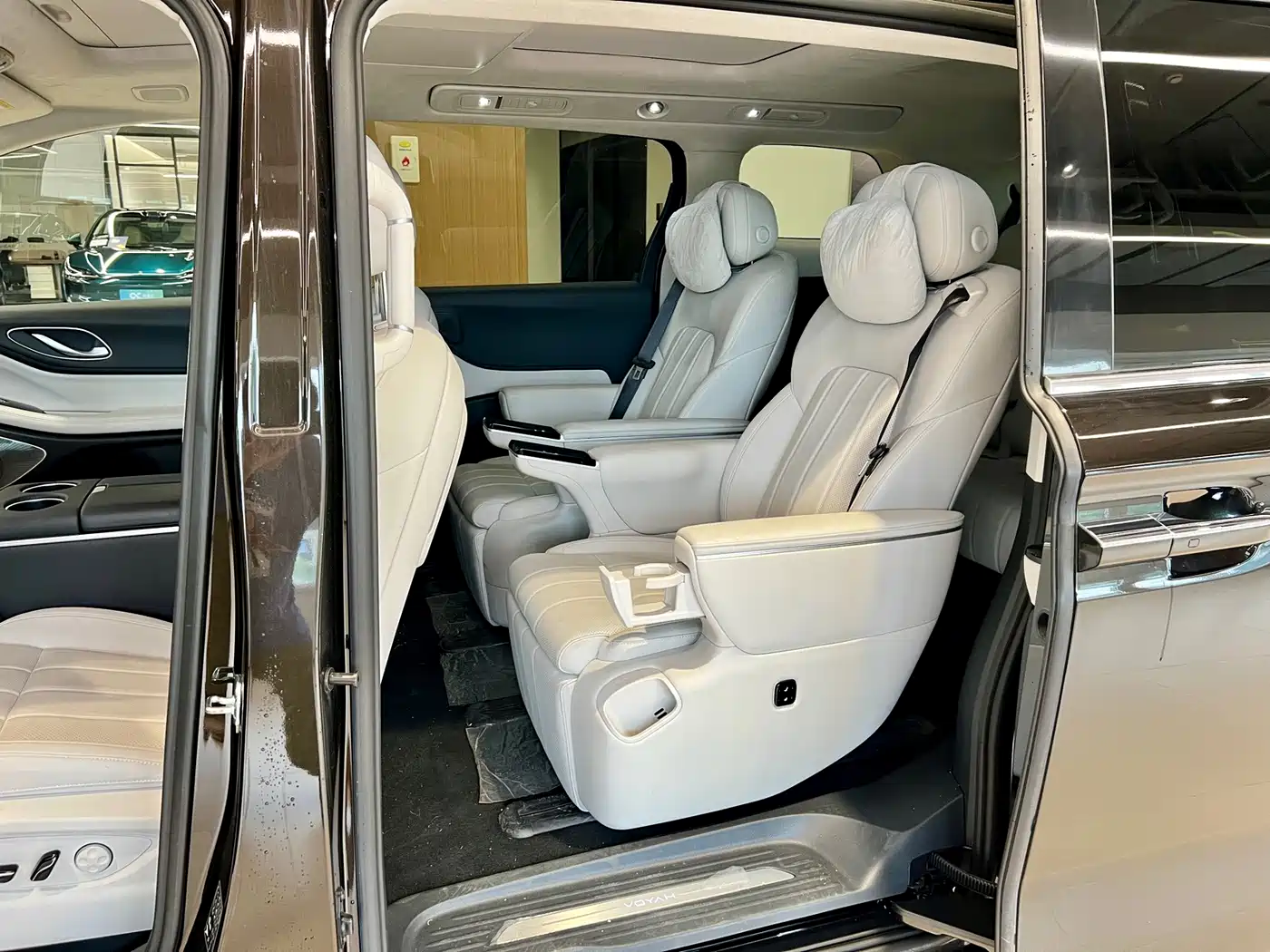 Voyah Auto Voyah Dreamer 2025 2025 Model PHEV 4WD Premium QianKun Edition