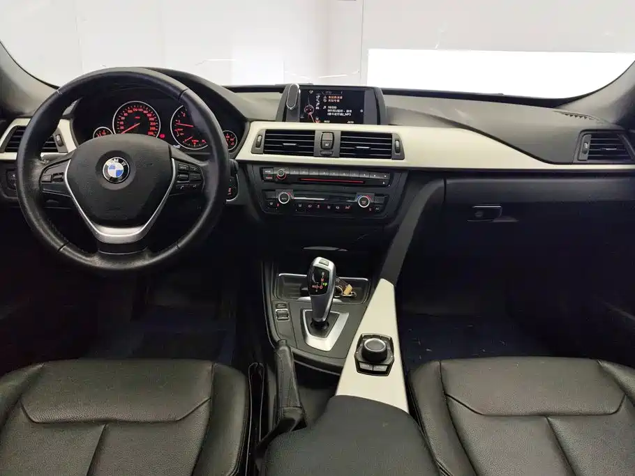 BMW 3 Series GT 2015 2014 320i Leading Edition