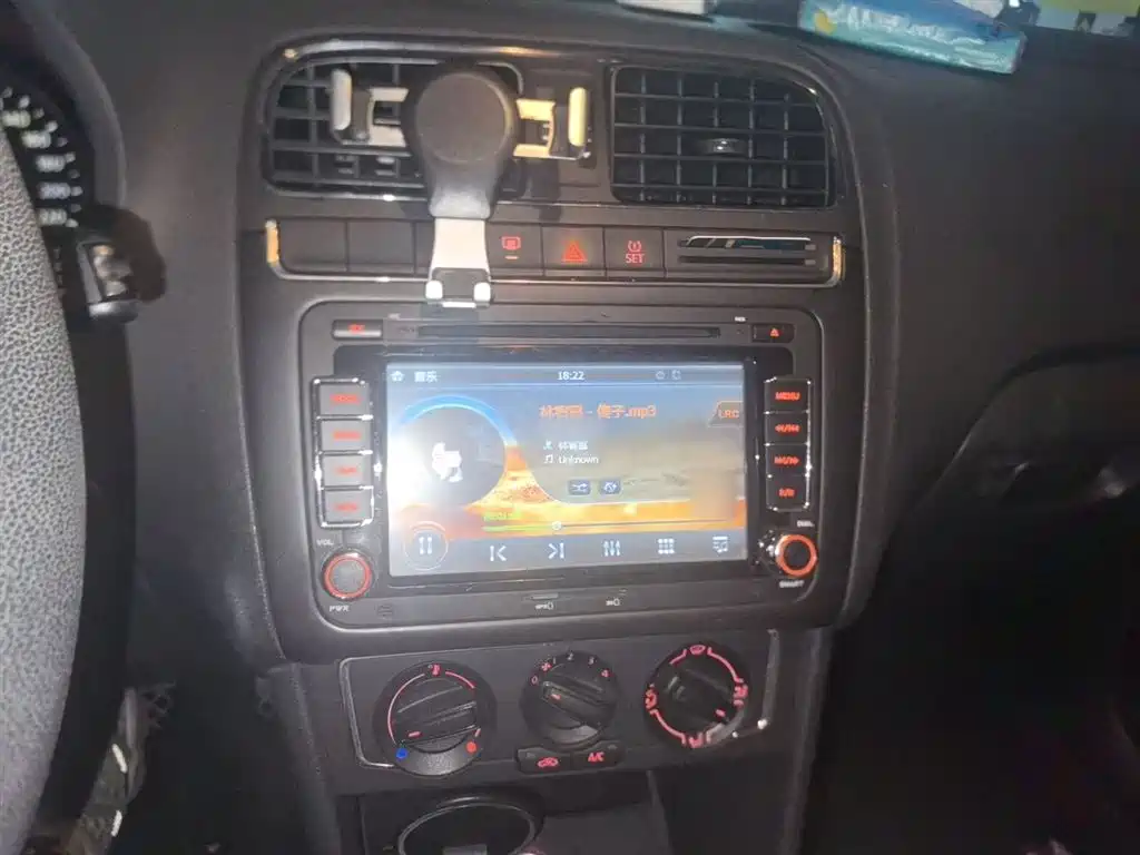 Volkswagen Polo 2014 1.6L Automatic Comfort Edition фото 6