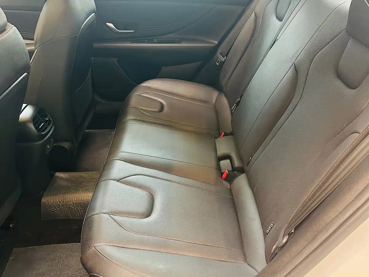 Hyundai Elantra 2023 1.5L CVT GLX Elite Edition фото 12