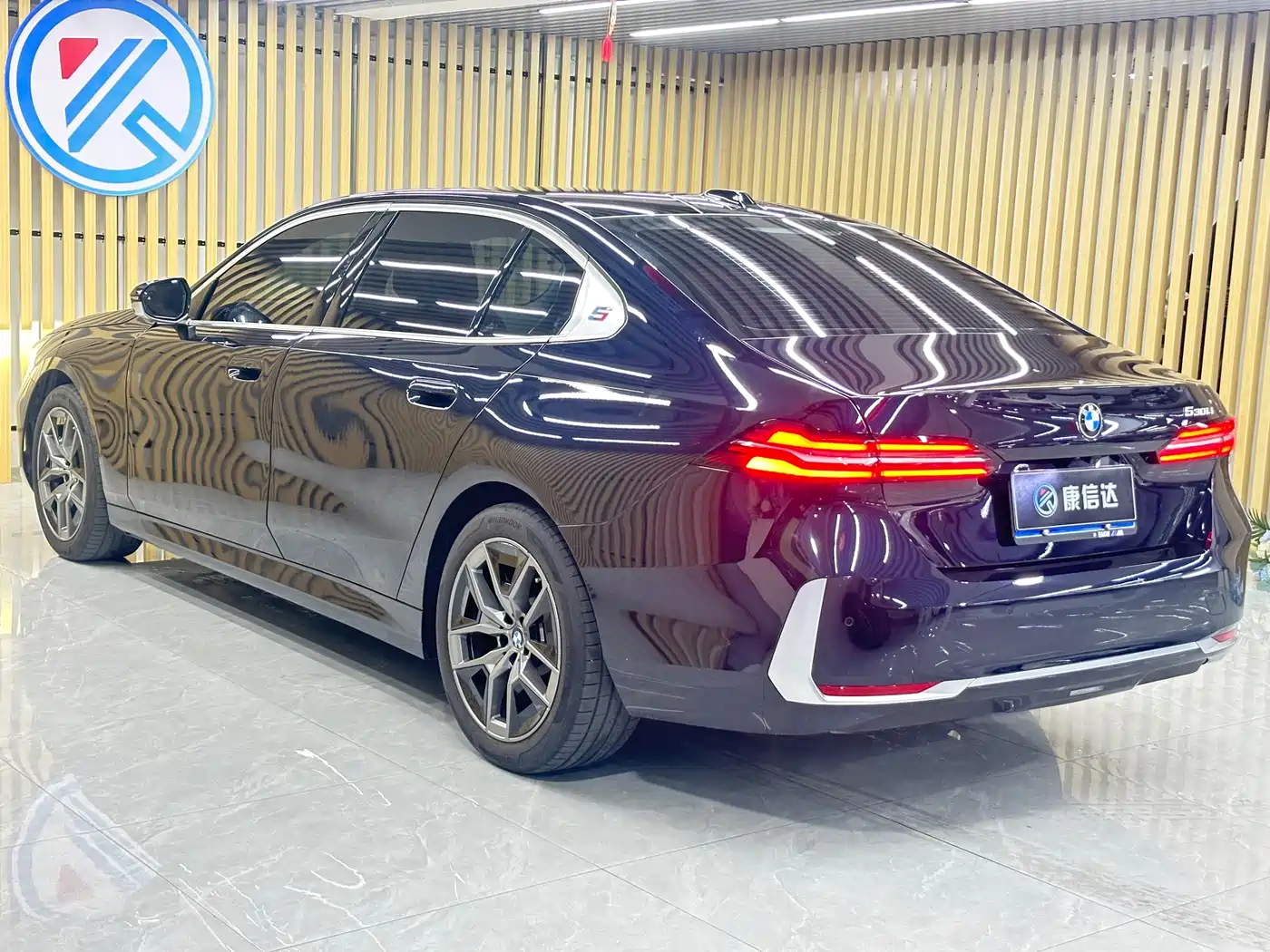 BMW 5 Series 2024 530Li Leading Model Luxury Package фото 7