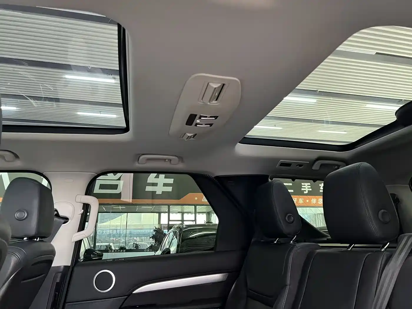 Land Rover Discovery 2020 3.0 SC V6 30th Anniversary Special Edition фото 21