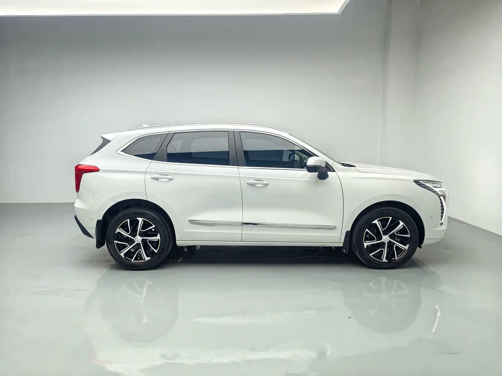 Фото 8 - Haval Jolion