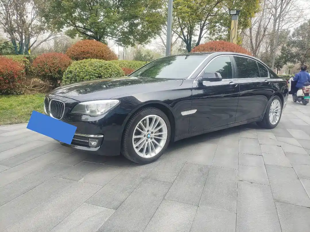 Фото 1 - BMW 7 Series