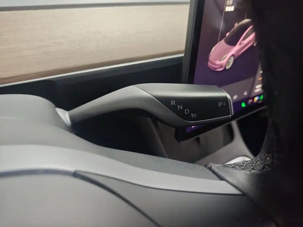 Фото 14 - Tesla Model 3