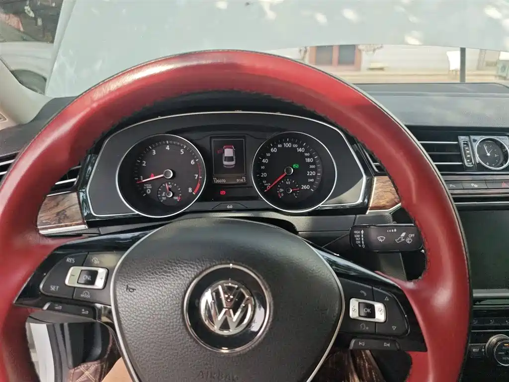 Volkswagen Magotan 2017 330TSI DSG Premium фото 8