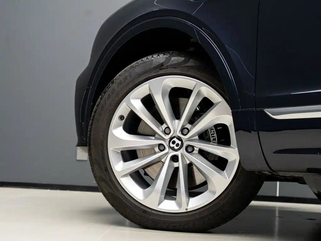Bentley Bentayga 2025 2024 4.0T V8 Long Wheelbase