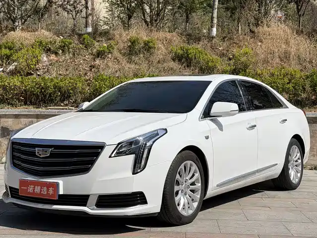 CADILLAC XTS