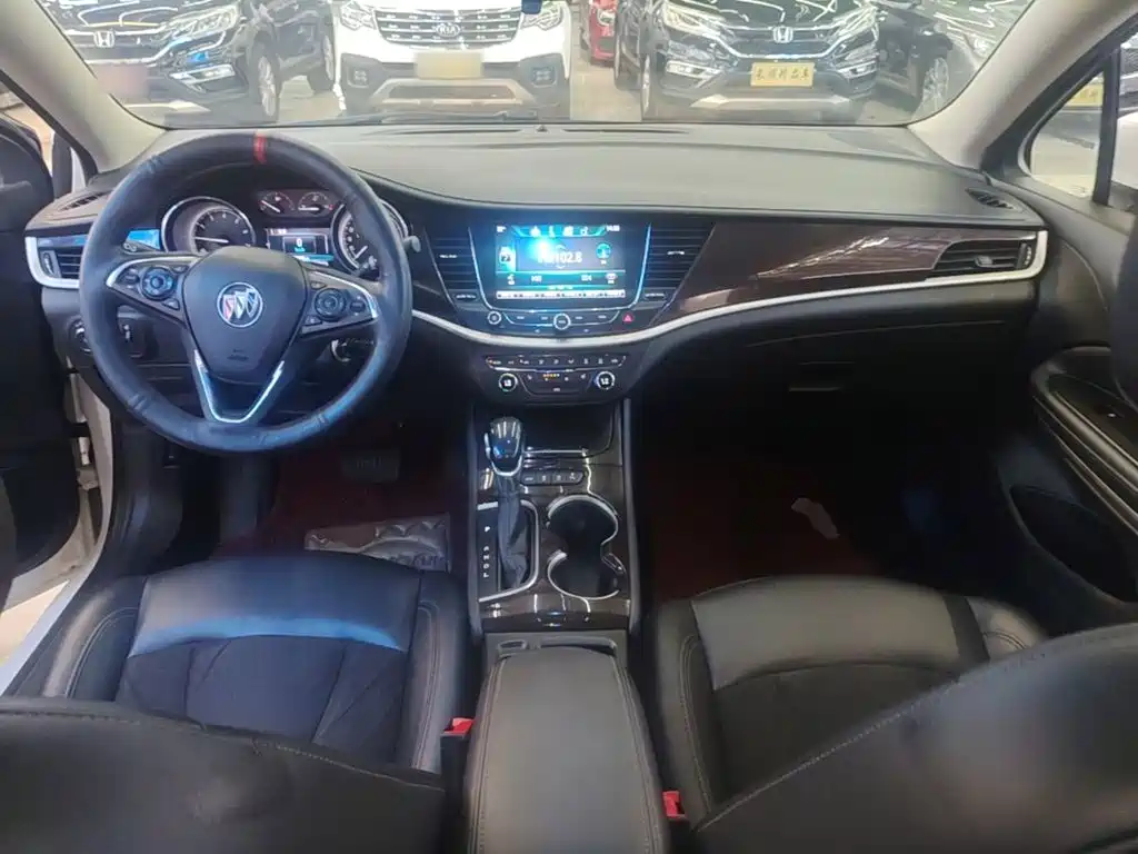 Фото 10 - Buick Verano
