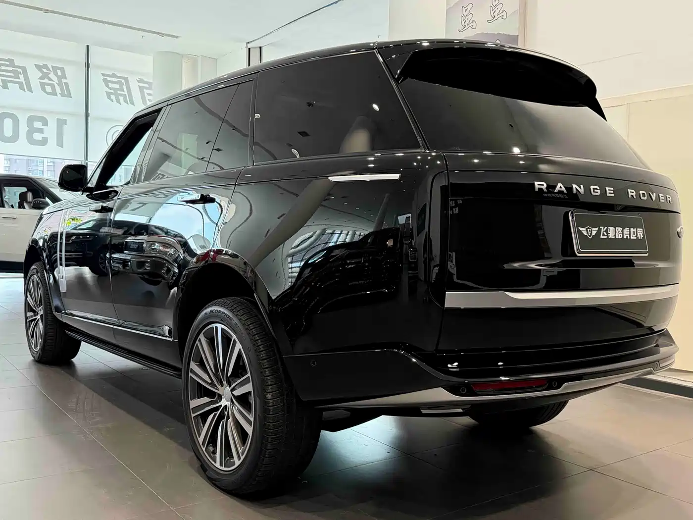 Land Rover Range Rover 2025 2025 3.0 L6 400PS Genesis Extended Wheelbase