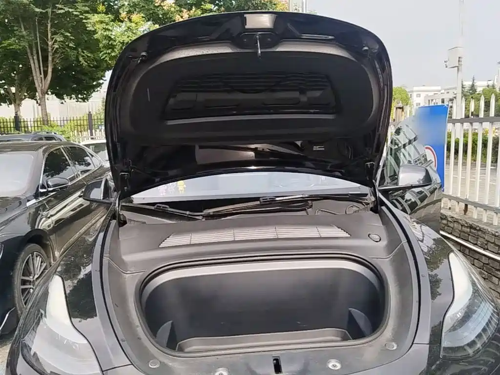 Фото 16 - Tesla Model Y