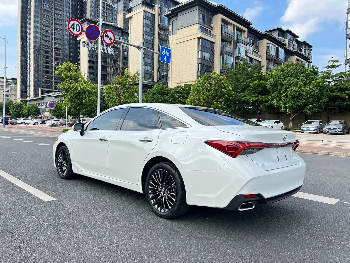 Toyota Avalon 2019 2.0L XLE Premium Edition (China VI) фото 7