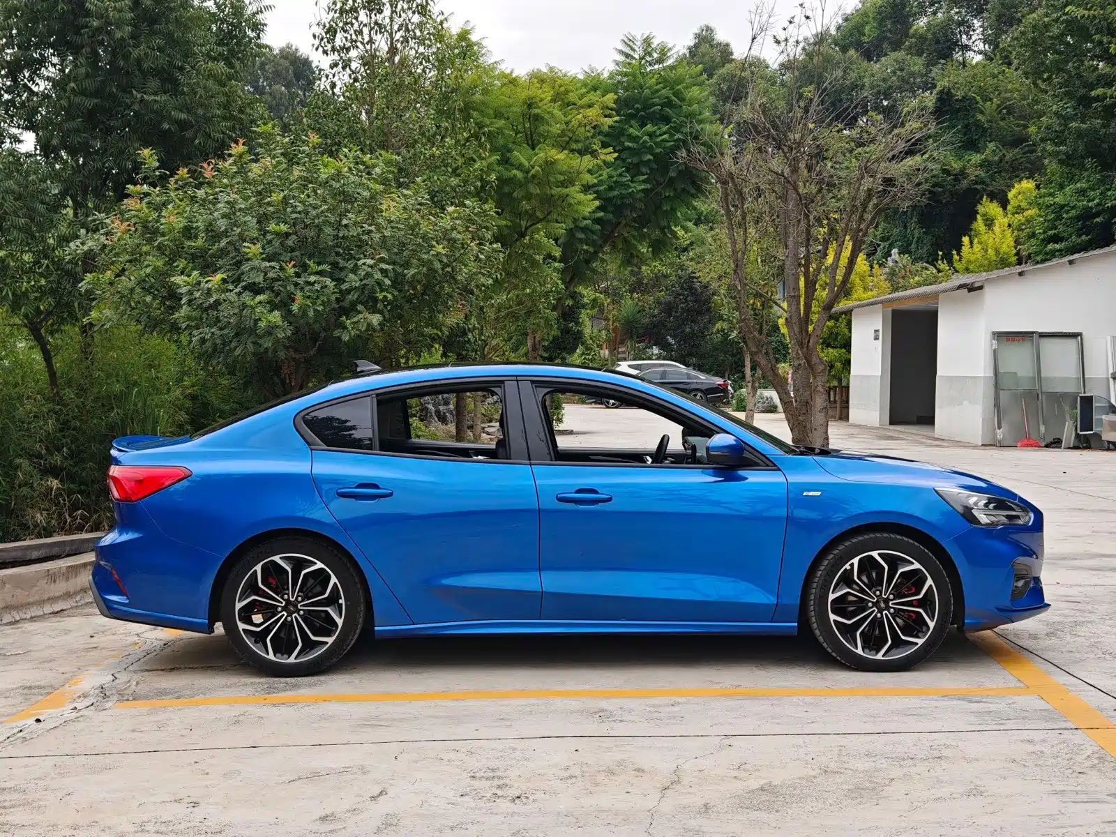 Фото 4 - Ford Focus