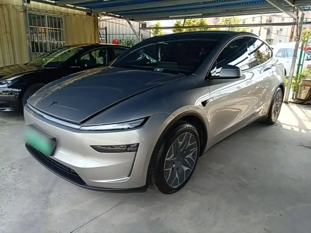 Tesla Model Y L 2026 2025 Facelift Long Range AWD