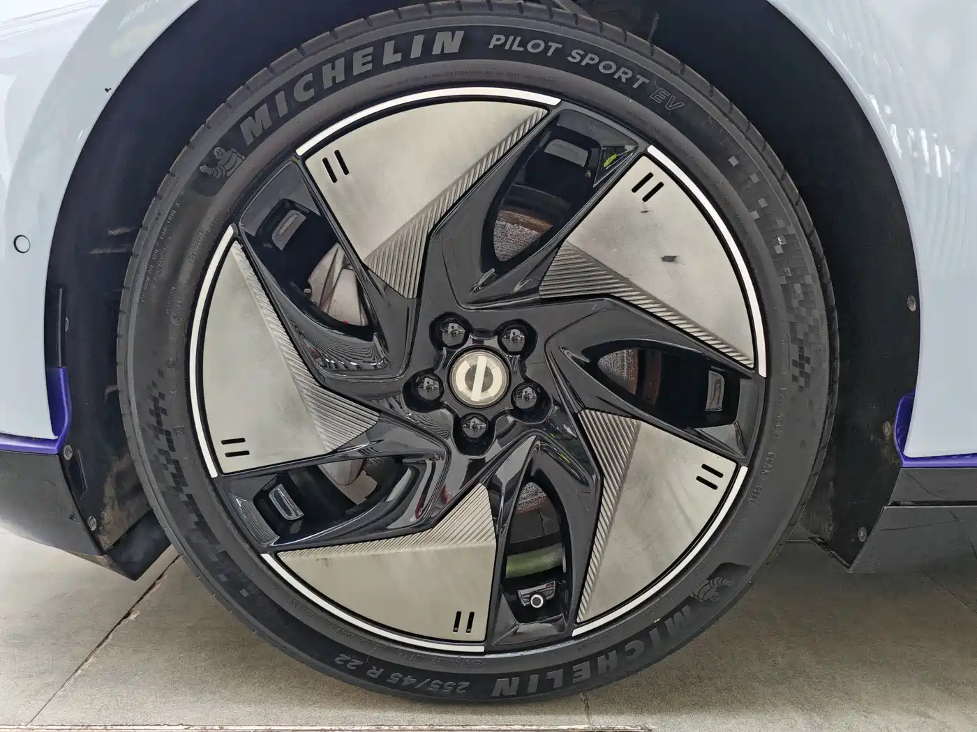 HiPhi Z 2022 2023 Model Urban Edition (4-Seater)