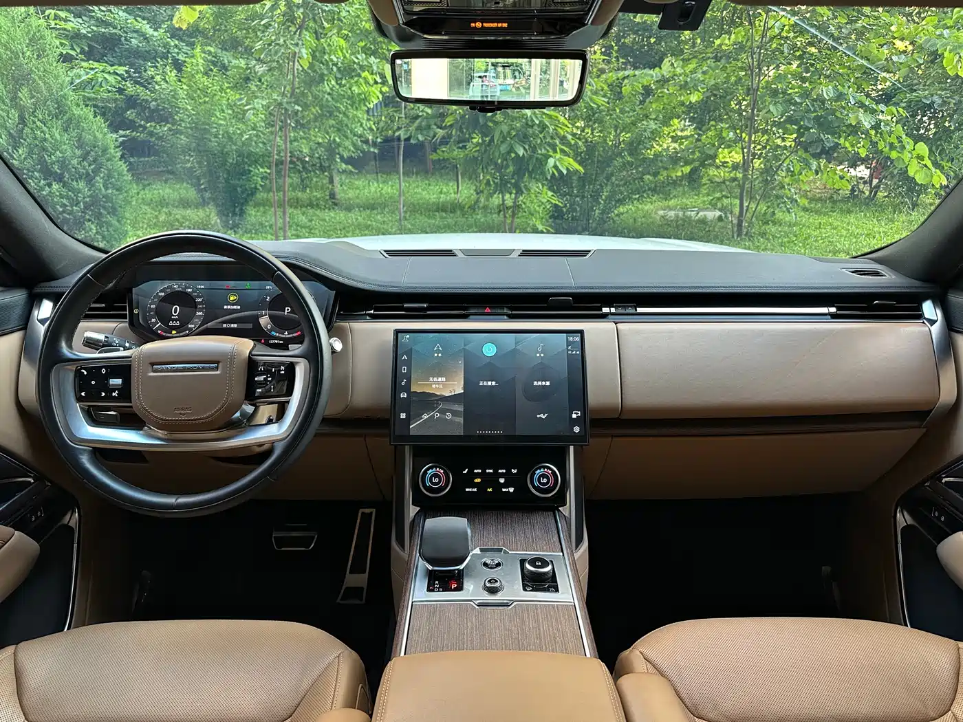 Land Rover Range Rover 2023 3.0 L6 400PS Genesis Extended Version фото 12
