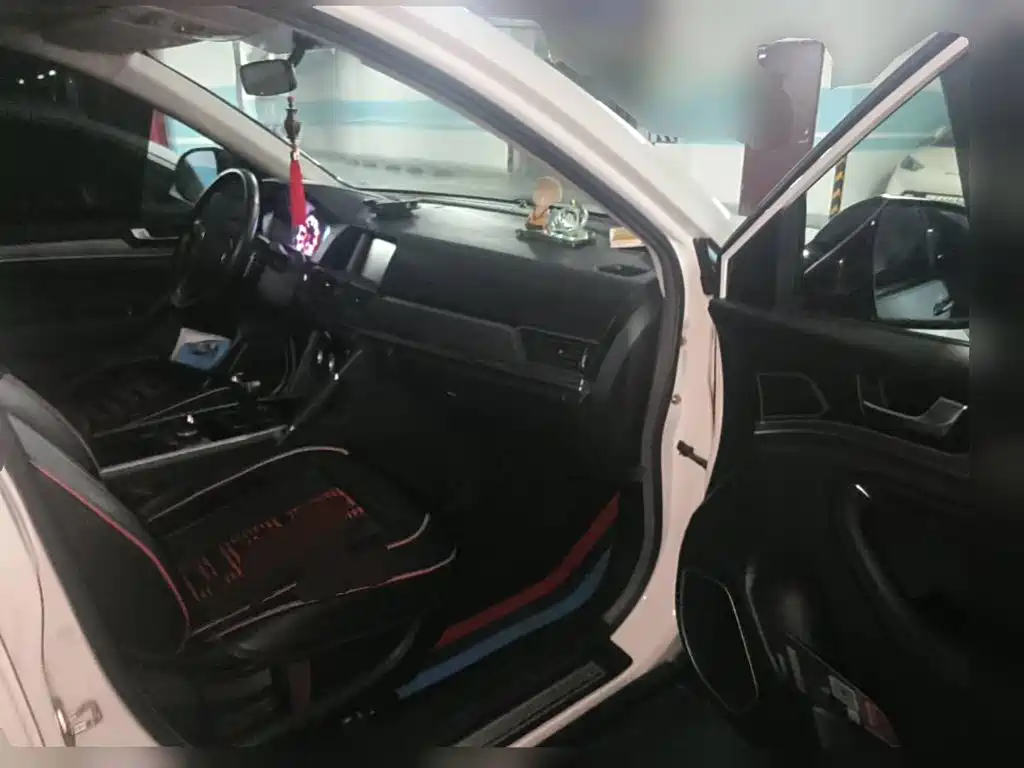 Photo 12 - Haval H6