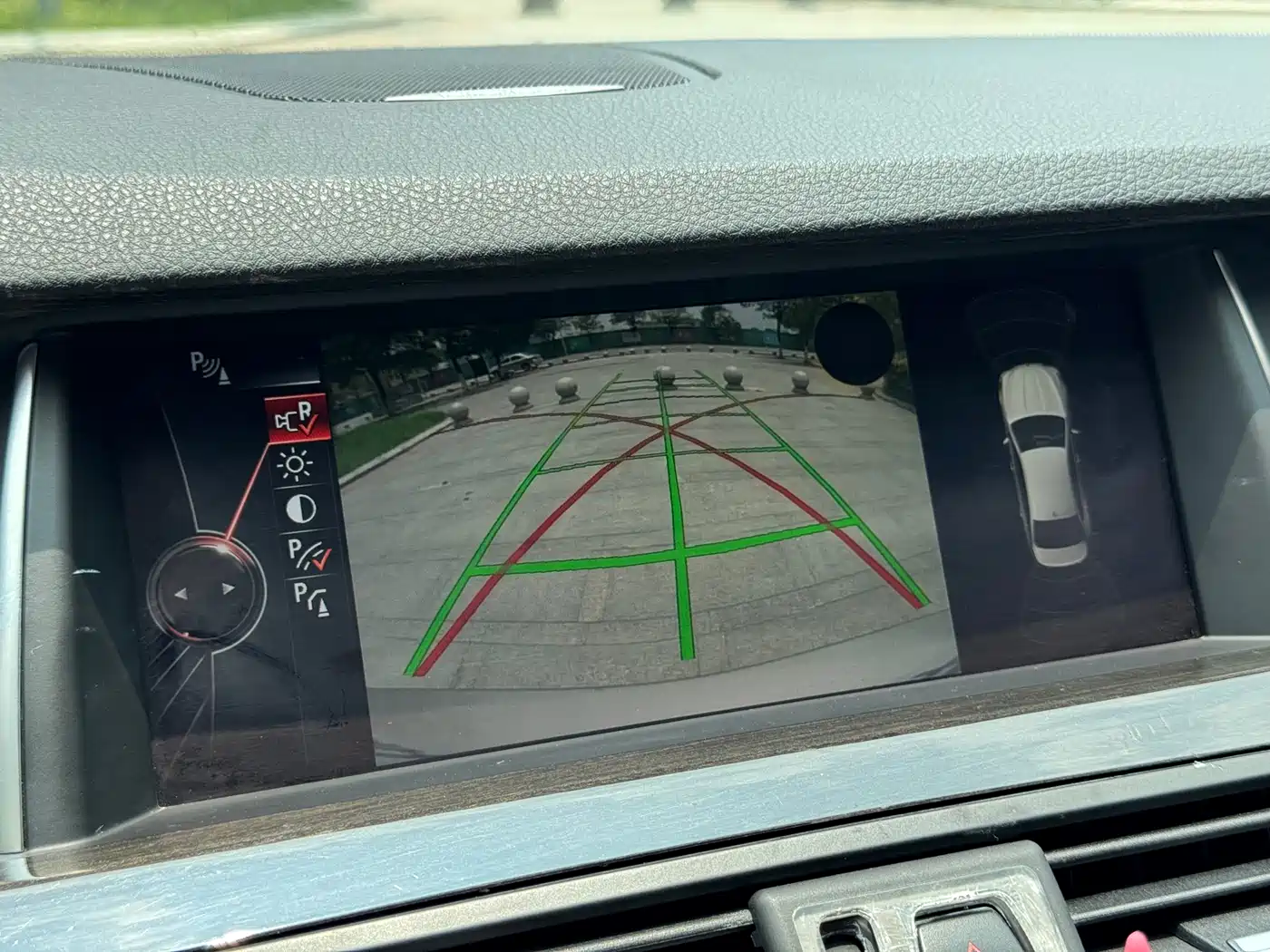 BMW 5 Series 2014 525Li Luxury Design Package фото 18