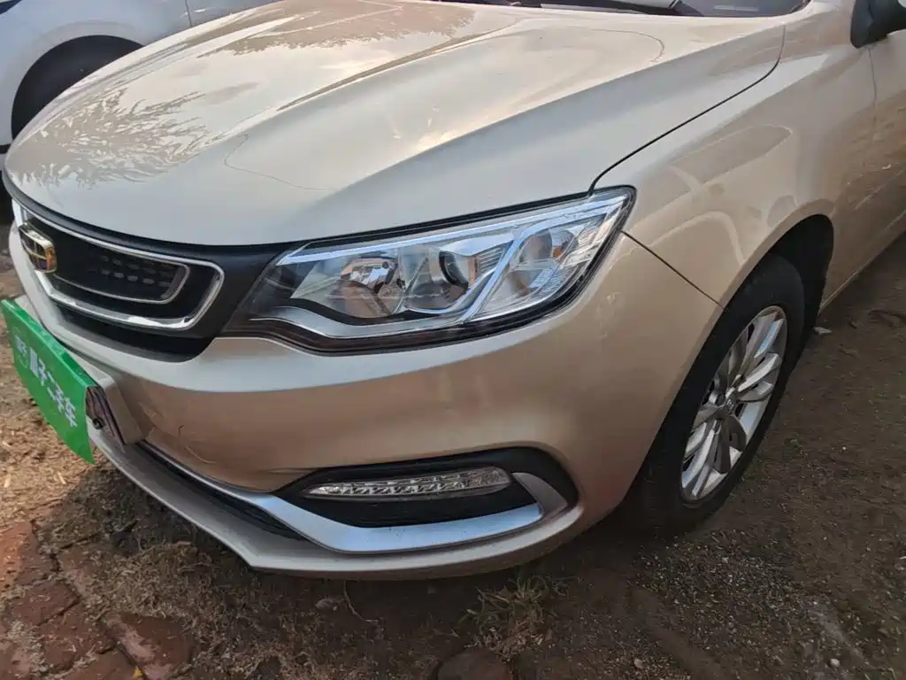 Фото 24 - Geely Vision