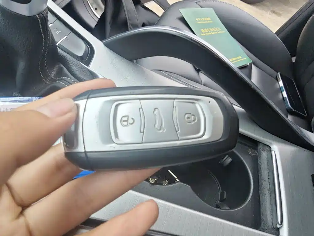 Photo 9 - Geely Atlas