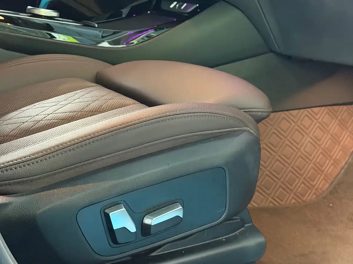 BMW iX3 2022 Leading Edition фото 21