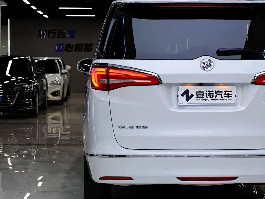Buick GL8 2017 ES 28T Flagship China V фото 8