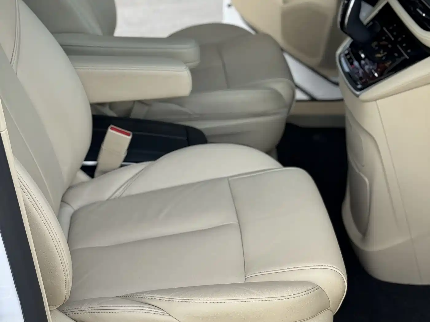 Buick GL8 2023 ES Landmaster Exclusive фото 9