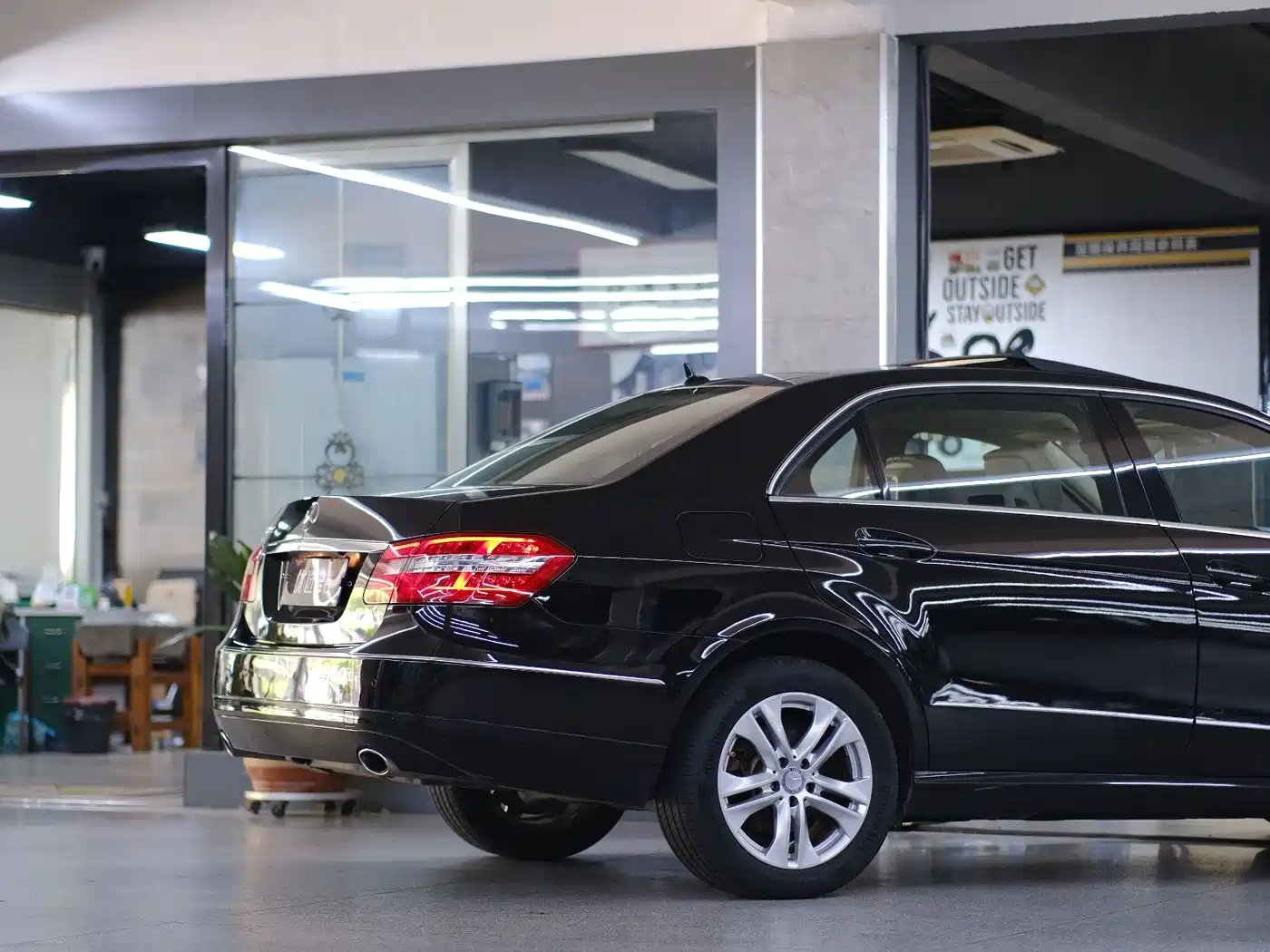 Mercedes-Benz E-Class 2011 E 300 L Fashion Premium фото 16