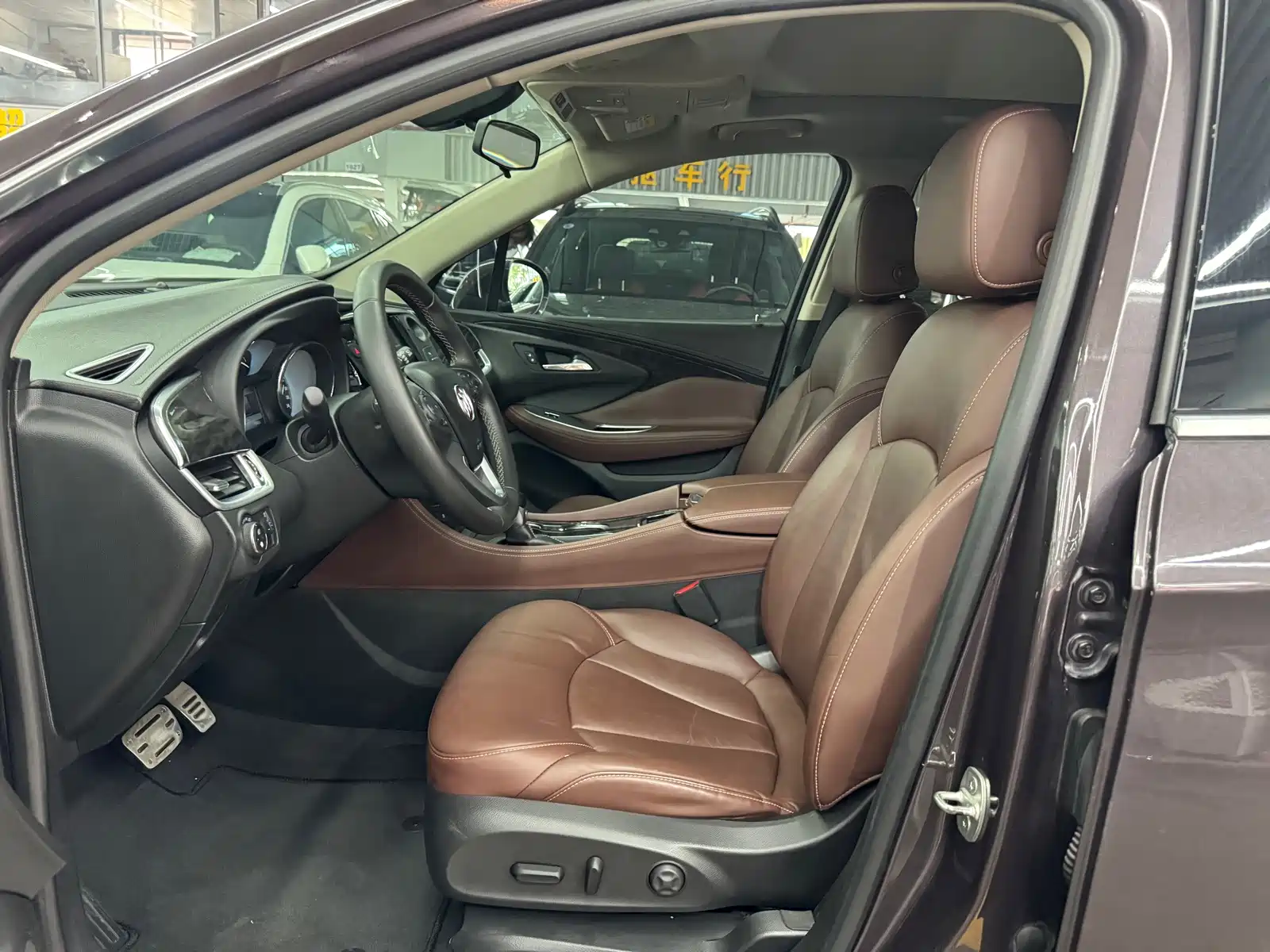 Фото 9 - Buick Envision Plus