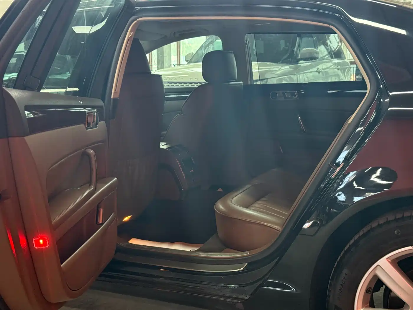 Volkswagen Phaeton 2012 3.0L Executive фото 23