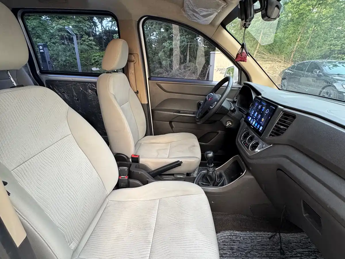 Фото 7 - Wuling Motors Wuling Hongguang V