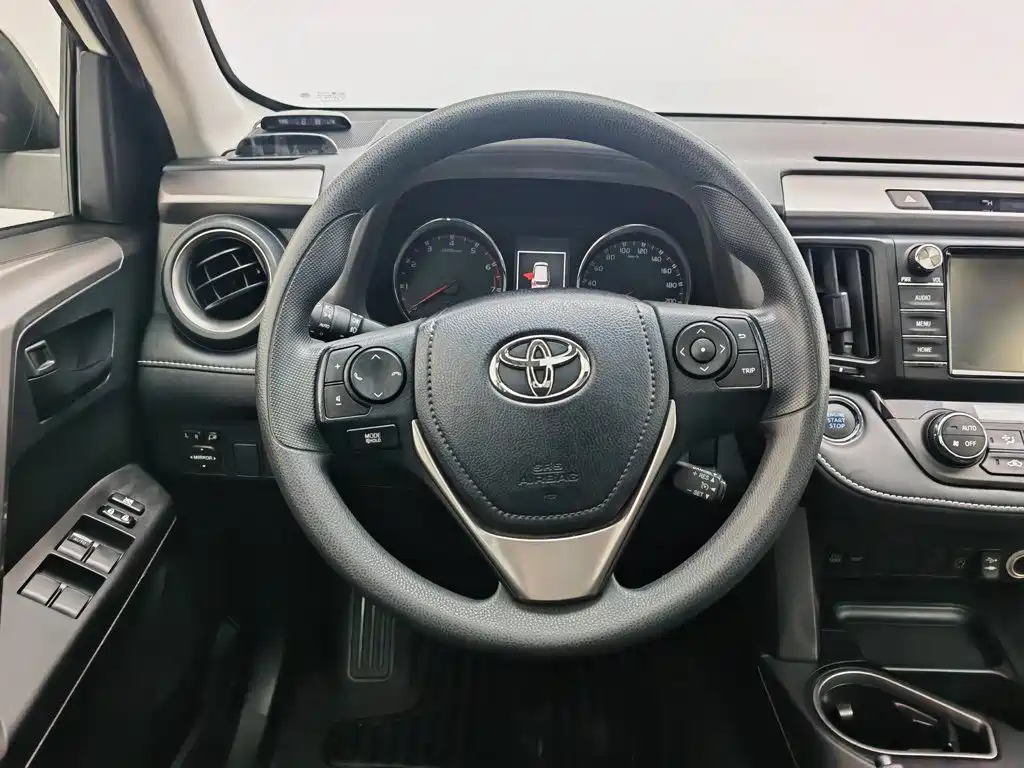 Photo 11 - Toyota RAV4 Rongfang