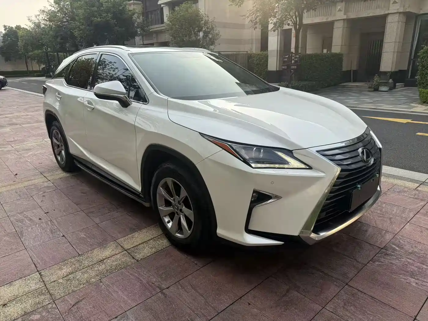 Фото 3 - Lexus RX